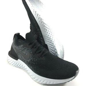 all black nike running shoes